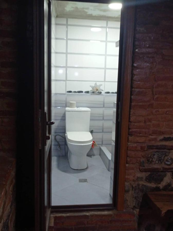 1-Bedroom Rental In Tbilisi, Javakhishvili 24 Eksteriør billede